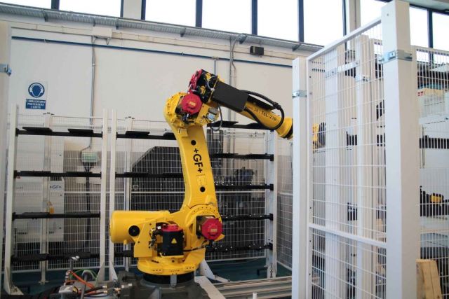 braccio-robot-system-3r-gf-machining-solutions